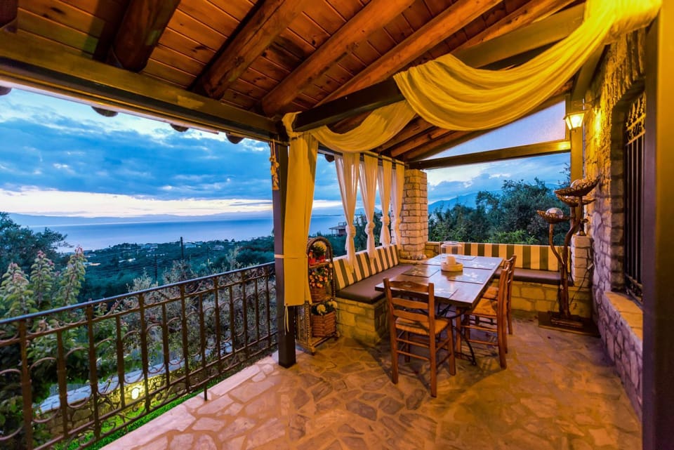 View (from property/room), Balcony/Terrace, Seating area, Sea view
