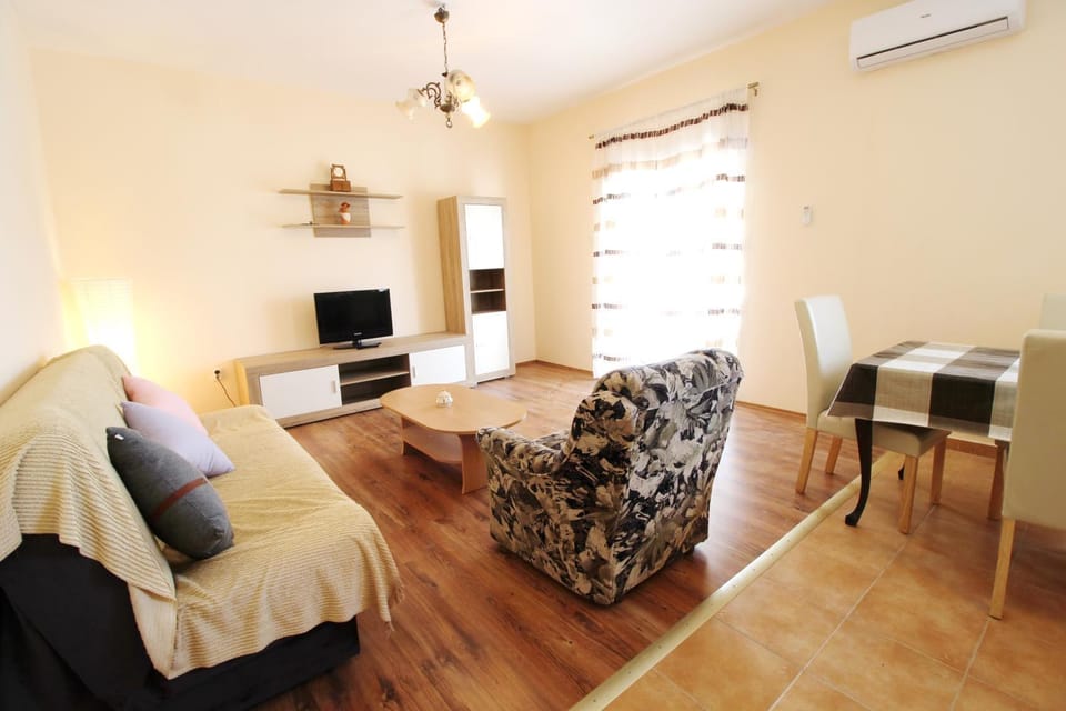 Apartment Sime Apartment in Zadar County