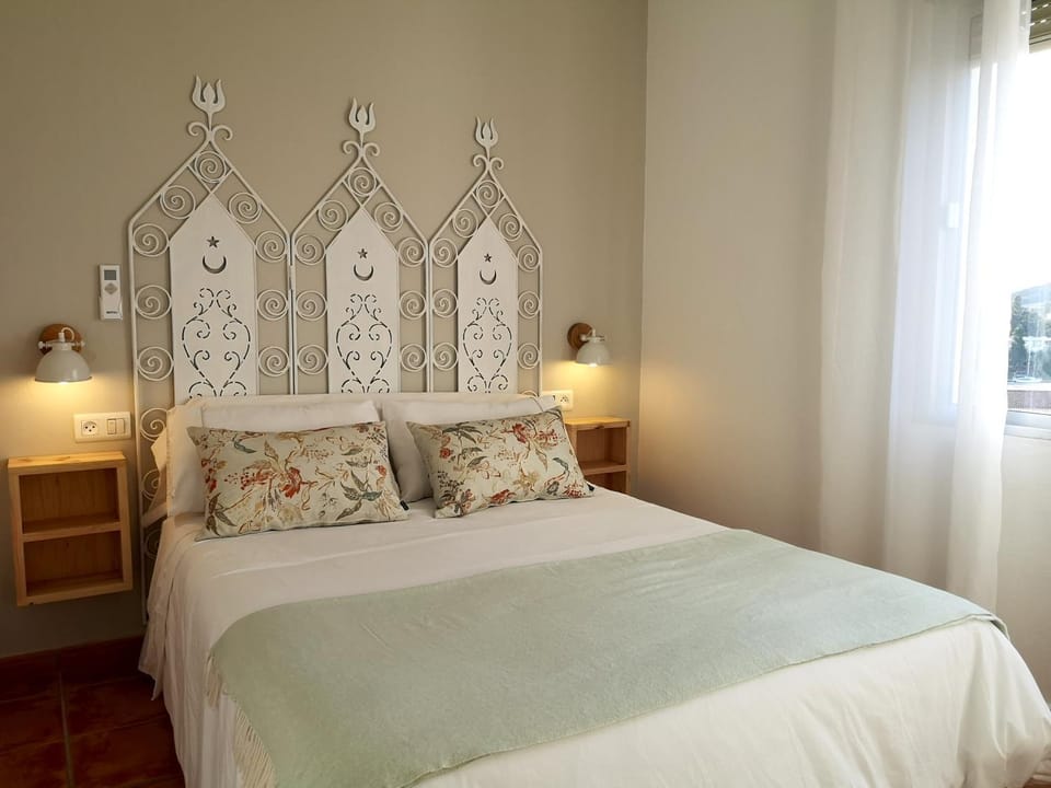 Bed, Photo of the whole room