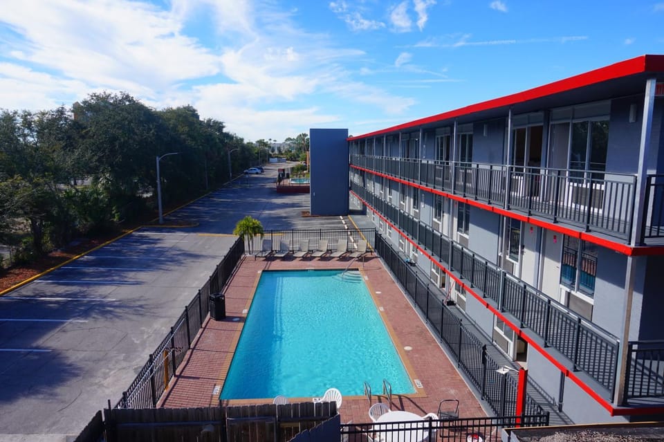Balcony/Terrace, Pool view, Swimming pool