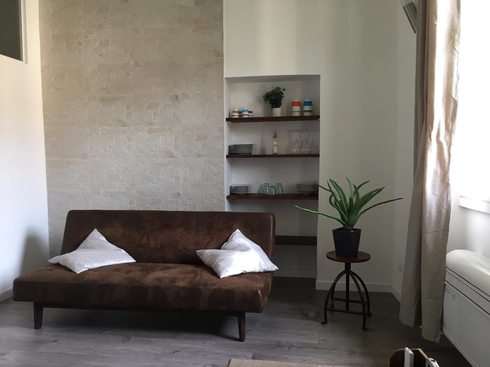 Bed, Living room