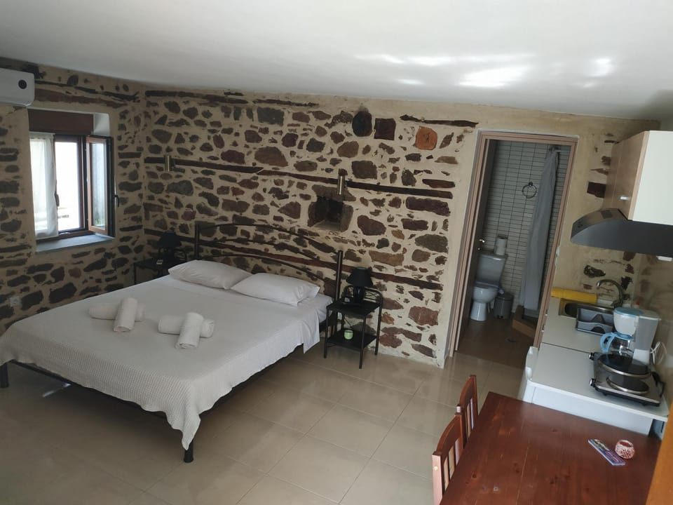 Marianthi's Stone House House in Halkidiki