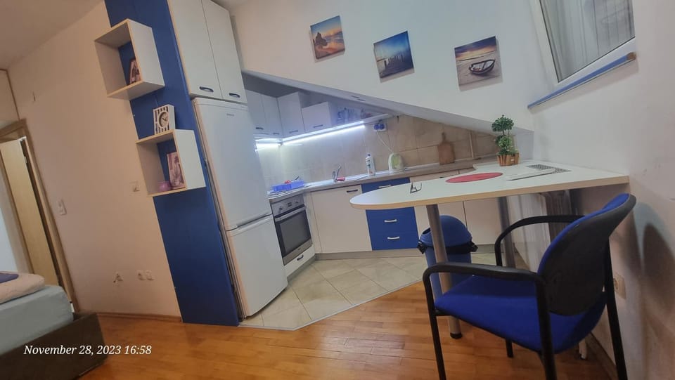 Kitchen or kitchenette, pet friendly