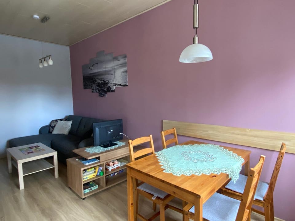 TV and multimedia, Living room, Photo of the whole room, Seating area