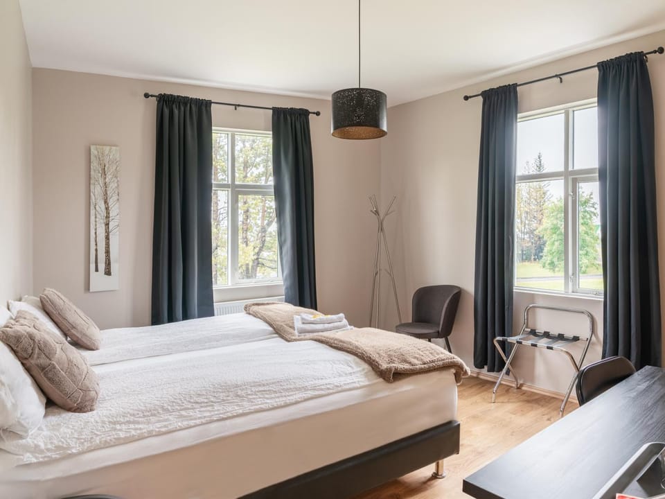 Bed, Photo of the whole room, Bedroom