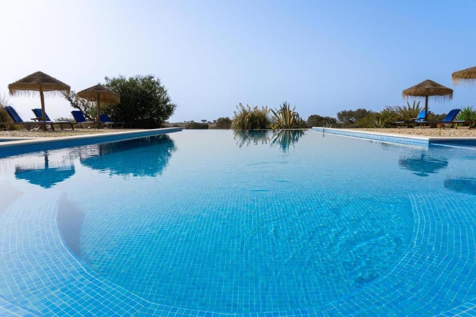 Day, Natural landscape, Pool view, Swimming pool, sunbed