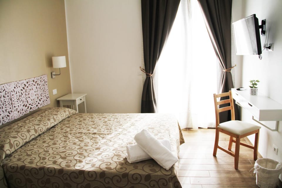 Bed, Photo of the whole room