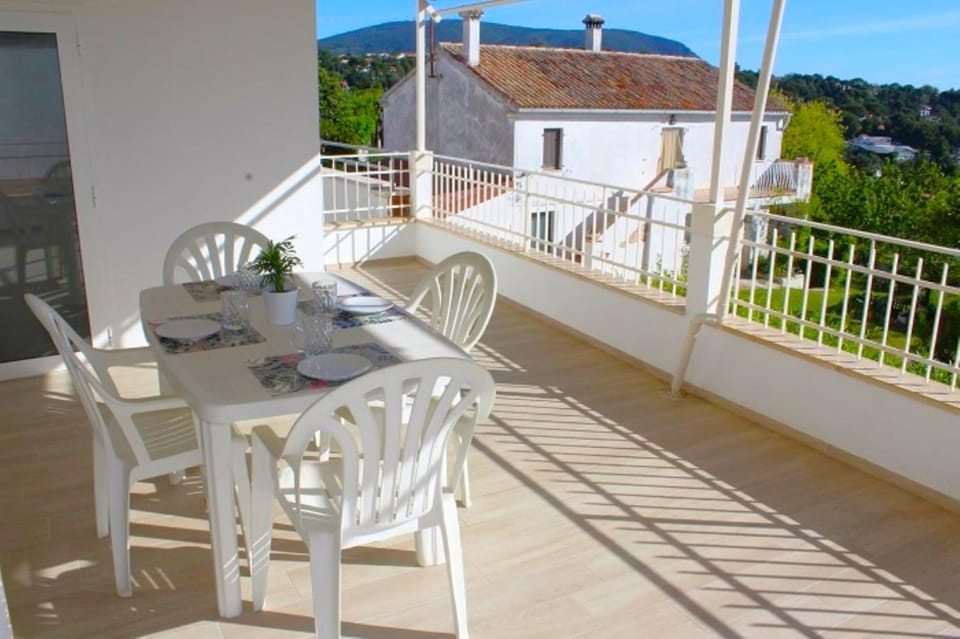 Quadrilo Mauro, cielo terra con terrazza vista mare House in Marche