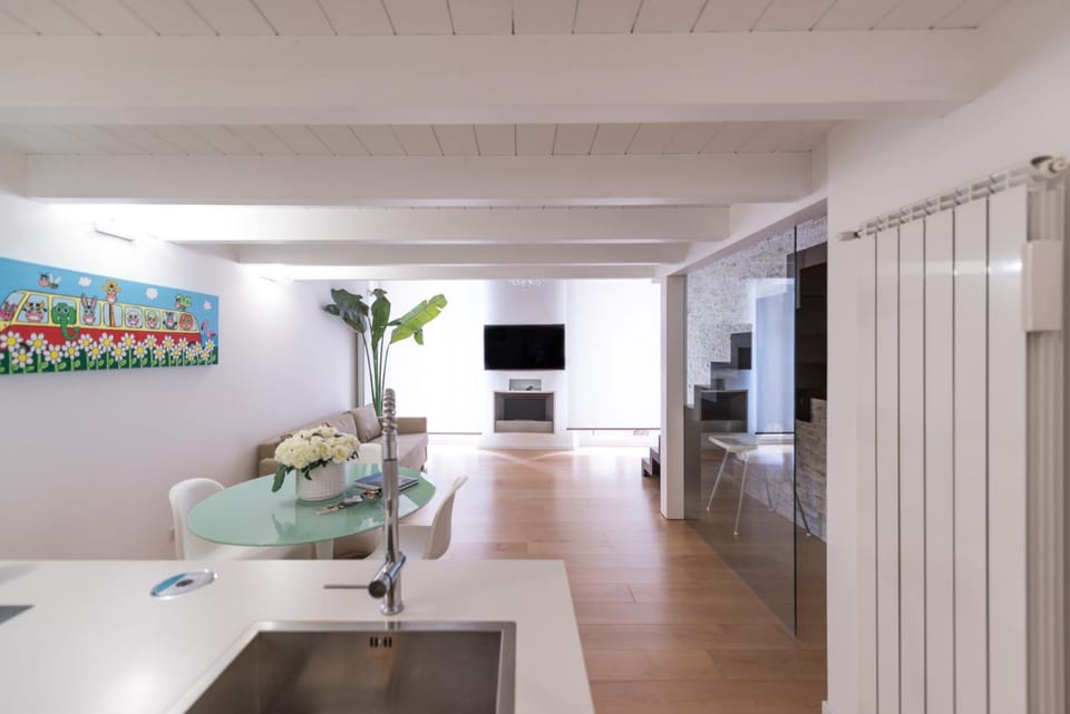 Communal lounge/ TV room, Communal kitchen