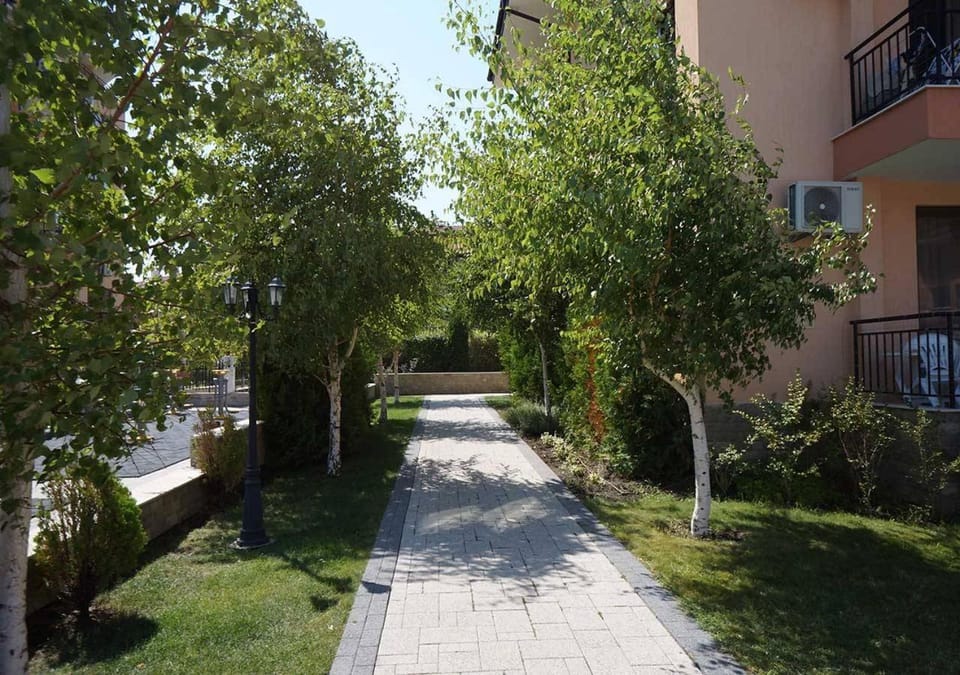 Street view, Area and facilities