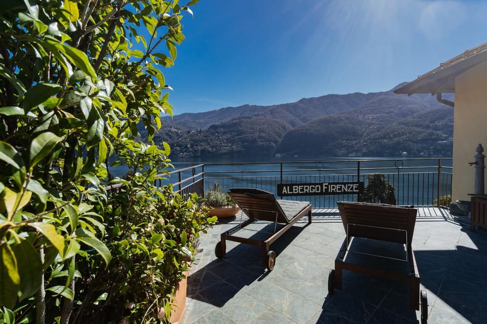 Balcony/Terrace, Lake view, Mountain view