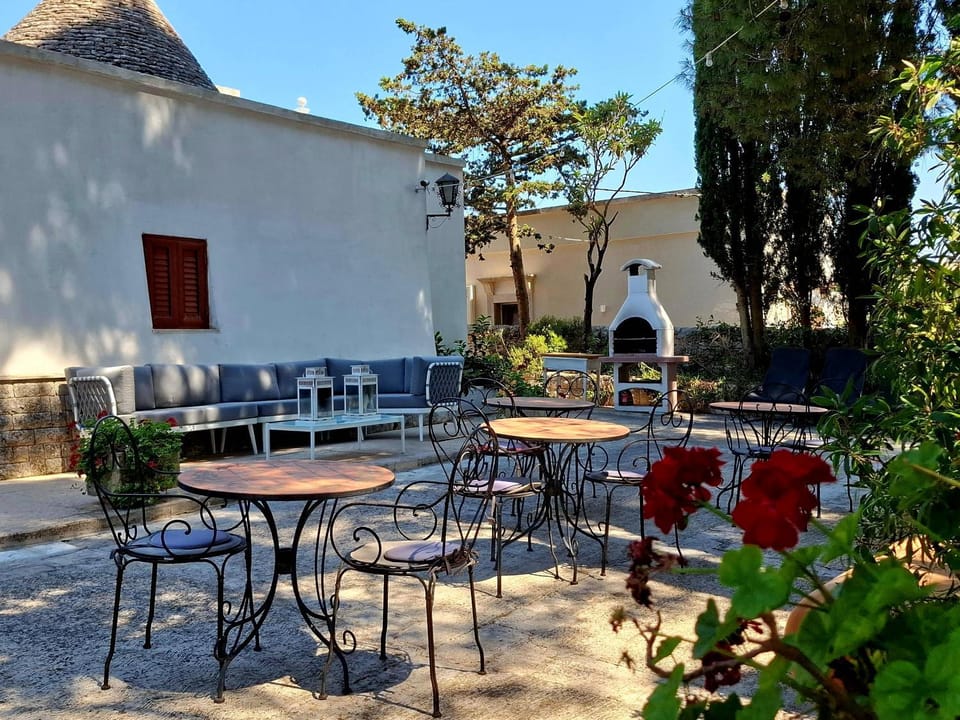Trulli con piscina privata House in Province of Taranto