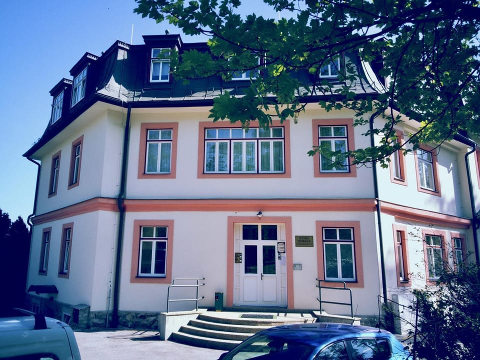 Facade/entrance, Spring, Off site, On site