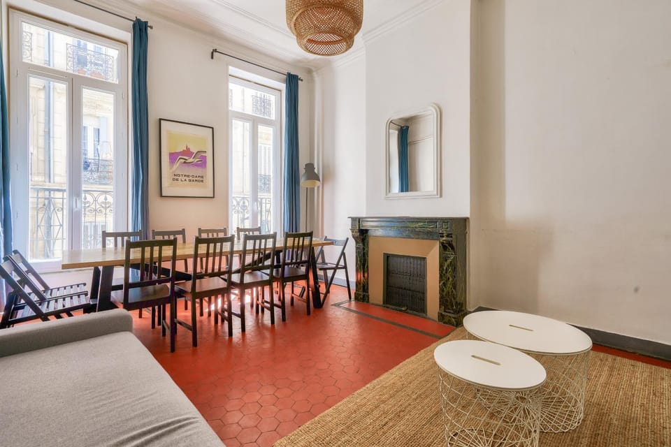 Living room, Seating area, Dining area