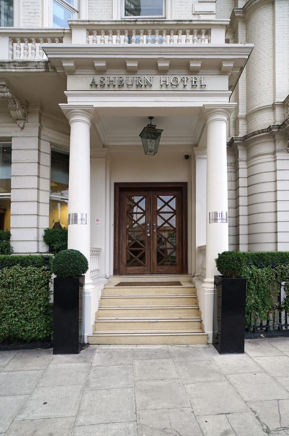 Facade/entrance