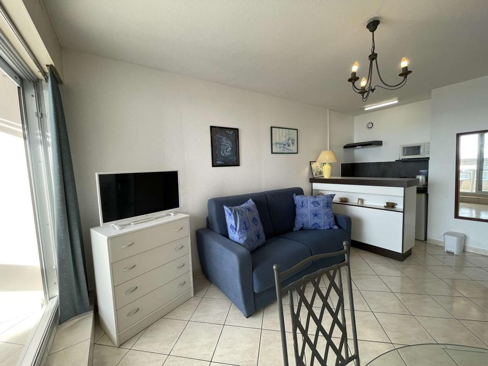 Studio à St-Jean-de-Monts avec parking et balcon fermé - FR-1-224C-212 Apartment in Saint-Jean-de-Monts