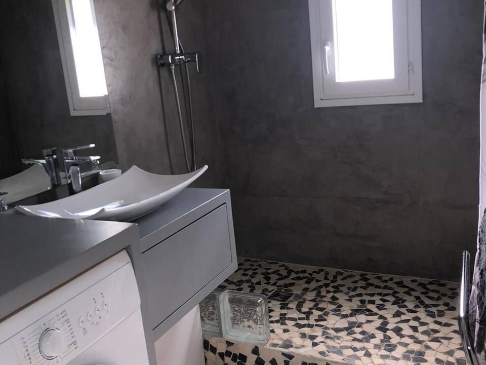 Charmant pavillon T2 avec terrasse et parking privé, près commerces et plage privée au Barcarès - FR-1-81-259 Villa in Le Barcarès