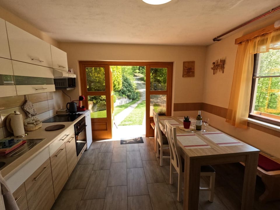 Dining area, kitchen