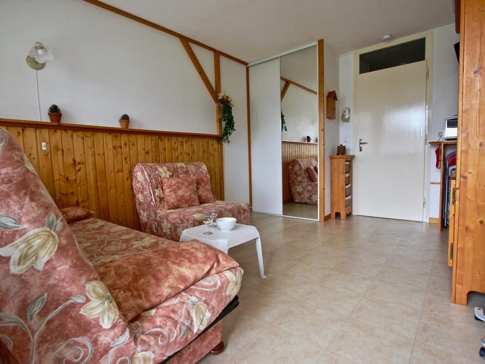 Studio de bon standing, balcon sud, 3 couchages - FR-1-340-135 Apartment in Provence