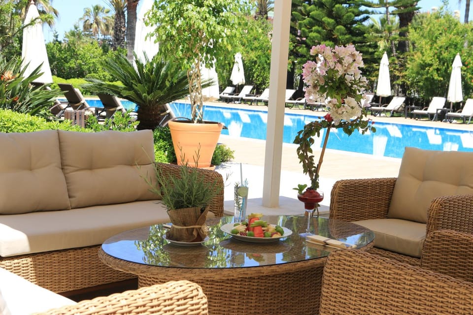 Seating area, Pool view, Swimming pool