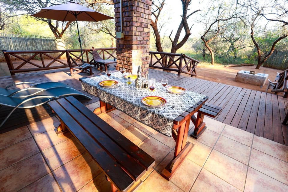 View (from property/room), Balcony/Terrace, Dining area