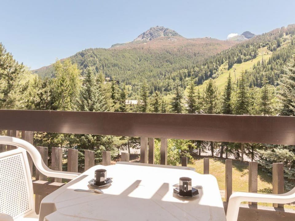 Studio lumineux 4 pers., balcon sud, parking - Serre-Chevalier - FR-1-330E-50 Apartment in Saint-Chaffrey