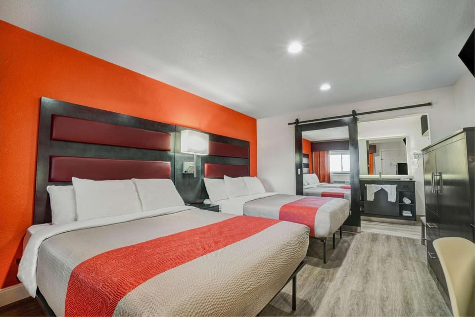 Photo of the whole room, On site