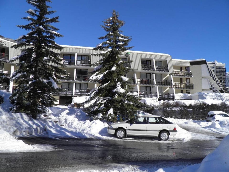 Studio 4 pers. à Serre-Chevalier avec balcon, parking, animaux admis - FR-1-330E-58 Apartment in Saint-Chaffrey