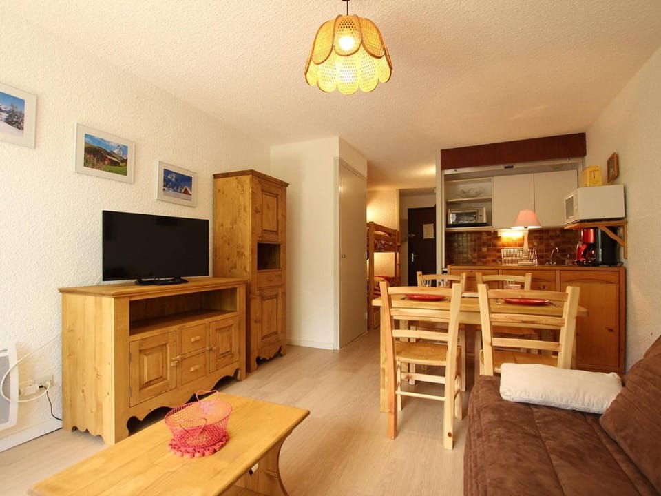 Studio 4 pers. à Serre-Chevalier avec balcon, parking, animaux admis - FR-1-330E-58 Apartment in Saint-Chaffrey