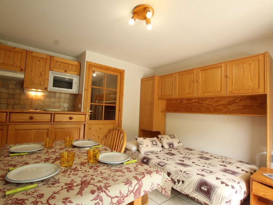 Studio lumineux avec terrasse sud. Serres-Chevalier, 4 personnes, équipements complets. - FR-1-330E-57 Apartment in Saint-Chaffrey