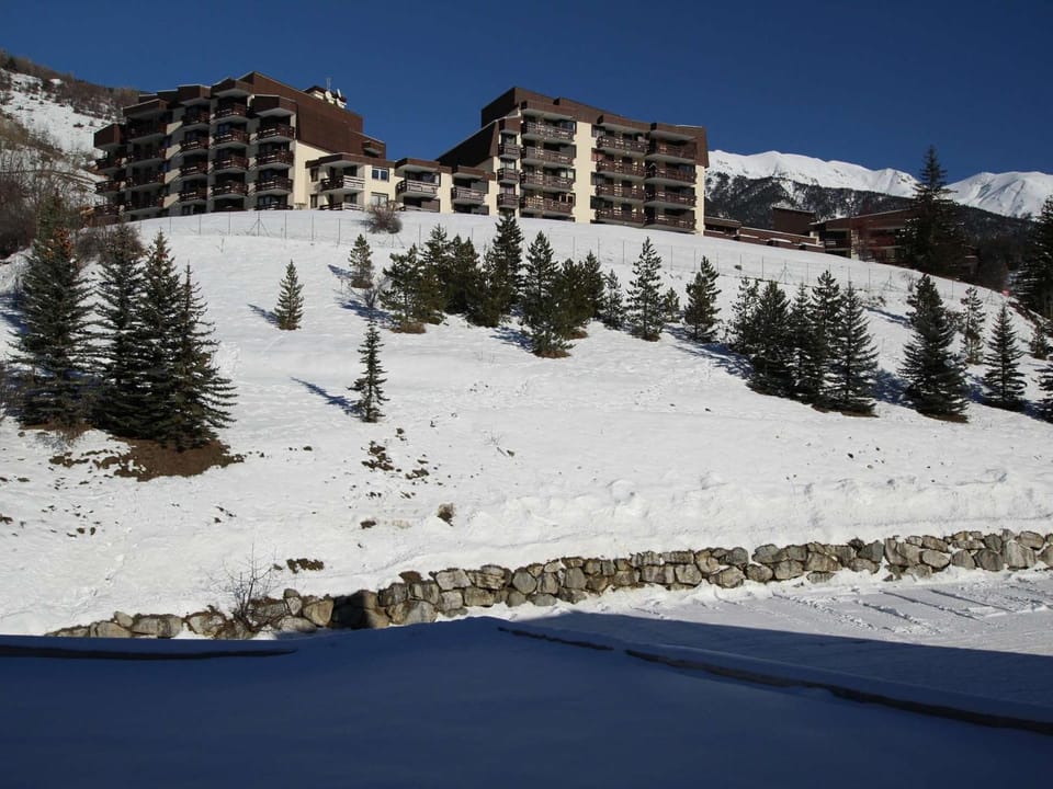 Studio cosy à Saint-Chaffrey - 3 couchages, équipé, proche pistes ski, WiFi en option - FR-1-330E-64 Apartment in Saint-Chaffrey