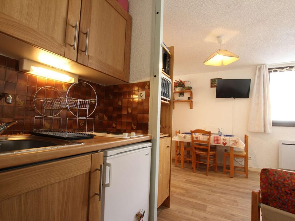 Studio cosy à Saint-Chaffrey - 3 couchages, équipé, proche pistes ski, WiFi en option - FR-1-330E-64 Apartment in Saint-Chaffrey