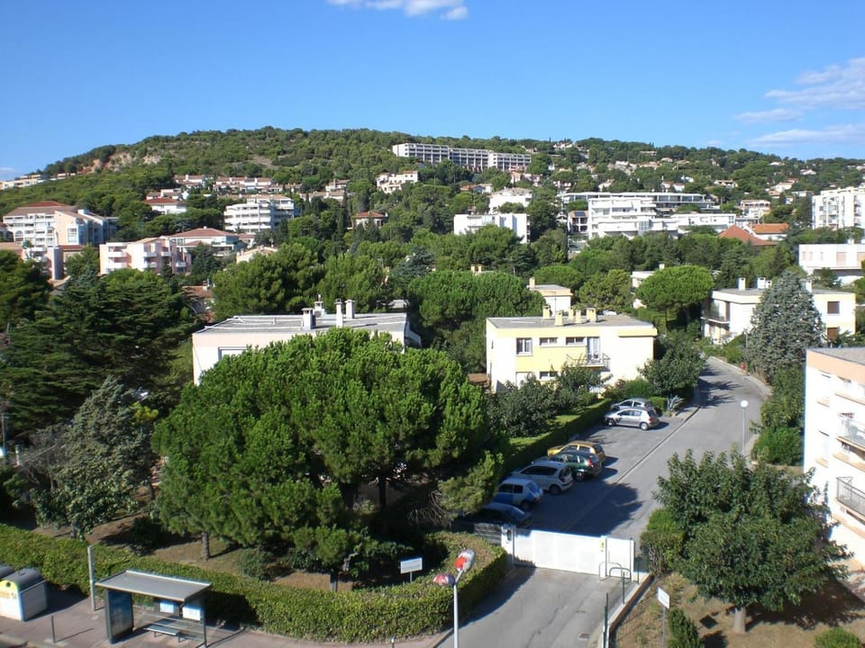 Studio Cabine à Sète: Véranda, Parking, Ascenseur, Plage à 300m - FR-1-338-44 Cabin in Occitanie