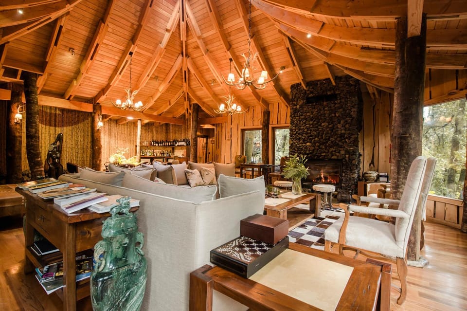 Communal lounge/ TV room
