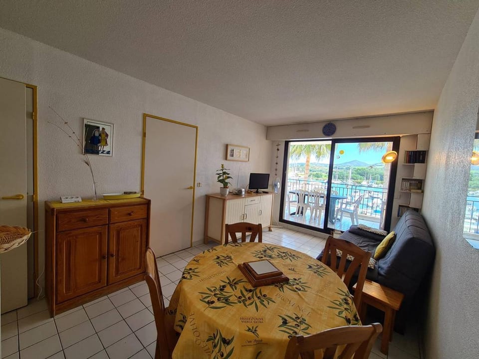 T2 Cabine, 4-6 pers, Parking, 150m plage - Argelès-sur-Mer - FR-1-388-16 Cabin in Argeles-sur-Mer