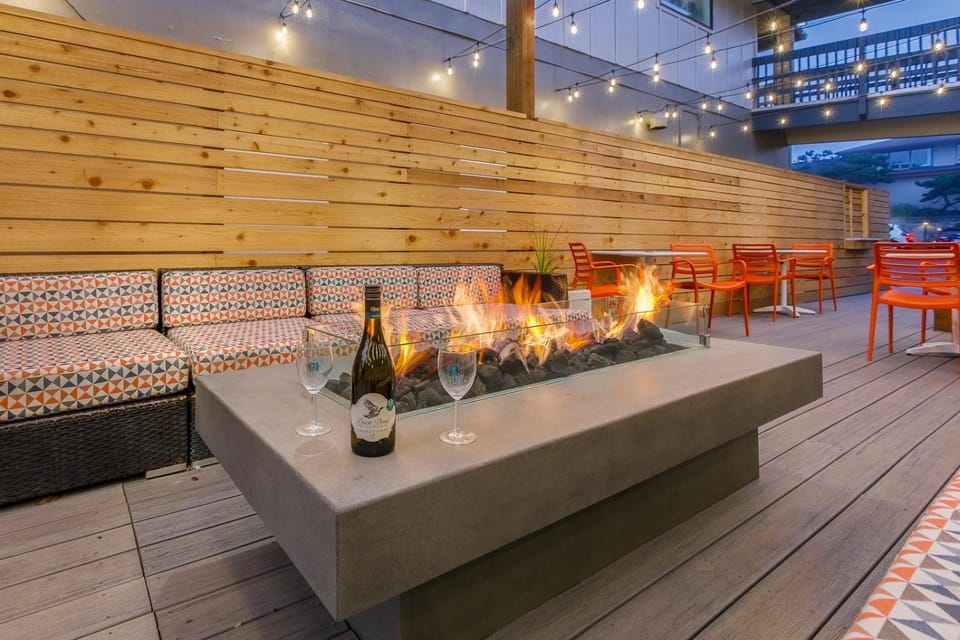 Decorative detail, Seating area, Drinks, Alcoholic drinks, Inner courtyard view, flat iron