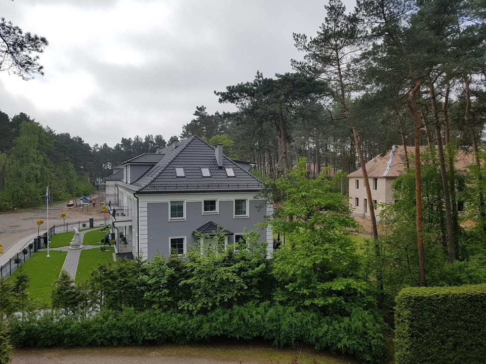 Neighbourhood, Street view