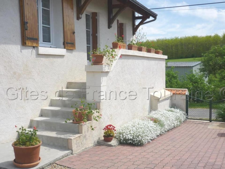 Gîte de charme à Amboise avec cour privée, proche des châteaux et vignobles, parfait pour 4 pers. - FR-1-381-55 House in Amboise