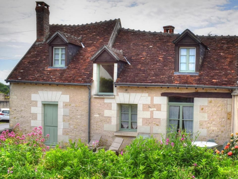Charmant gîte à Montrésor avec jardin et équipement bébé Country House in Centre-Val de Loire