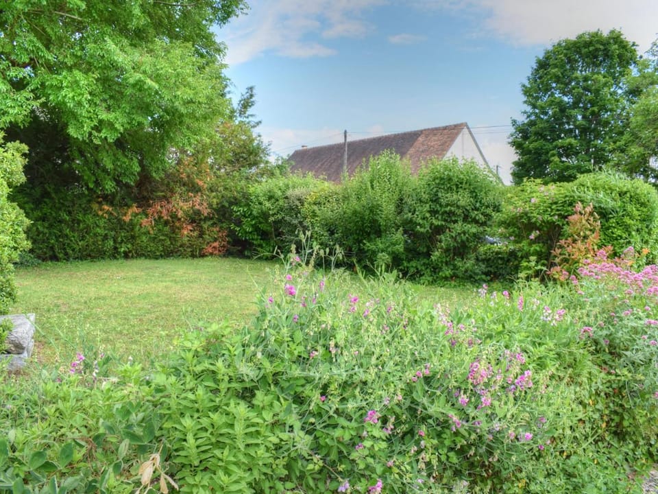 Charmant gîte à Montrésor avec jardin et équipement bébé Country House in Centre-Val de Loire