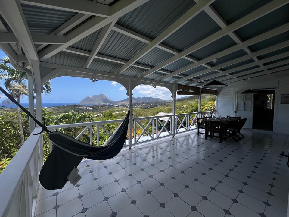 Vue imprenable sur le rocher- haut de villa House in Le Diamant