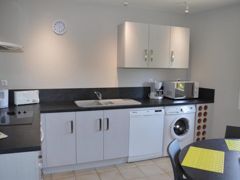 Charmant gîte à Vouvray avec 2 chambres et jardin - FR-1-381-167 House in Centre-Val de Loire