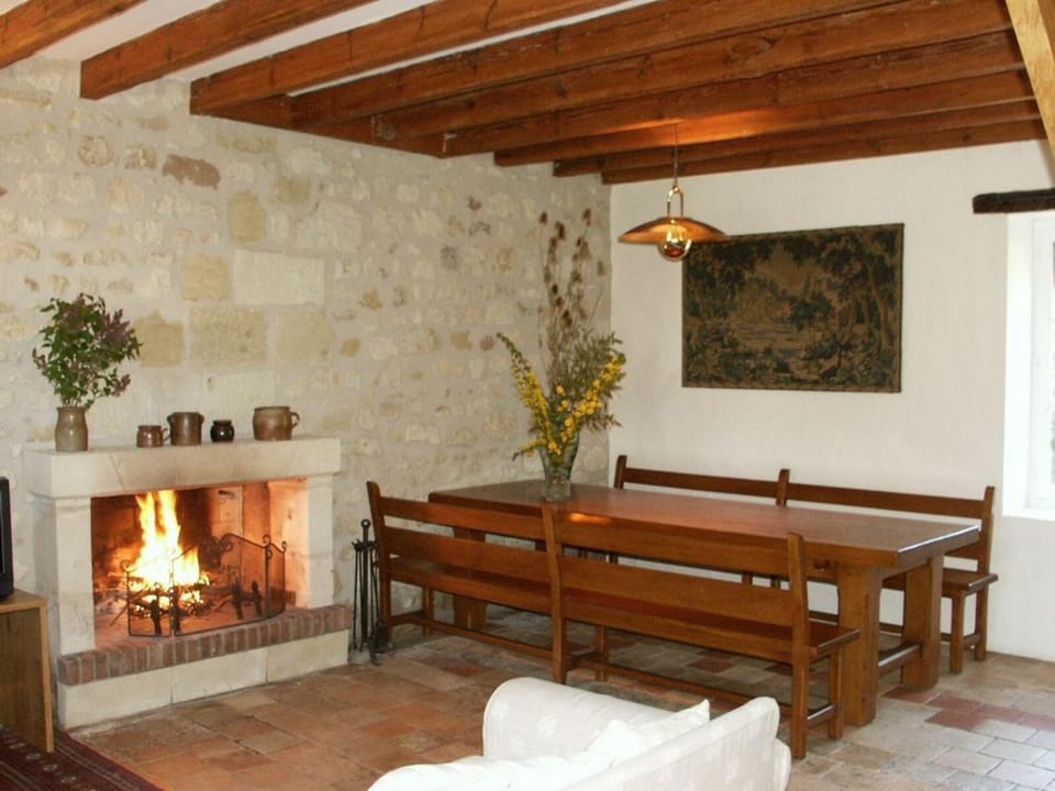 Gîte de charme dans la forêt de Chinon avec jardin clos Country House in Centre-Val de Loire