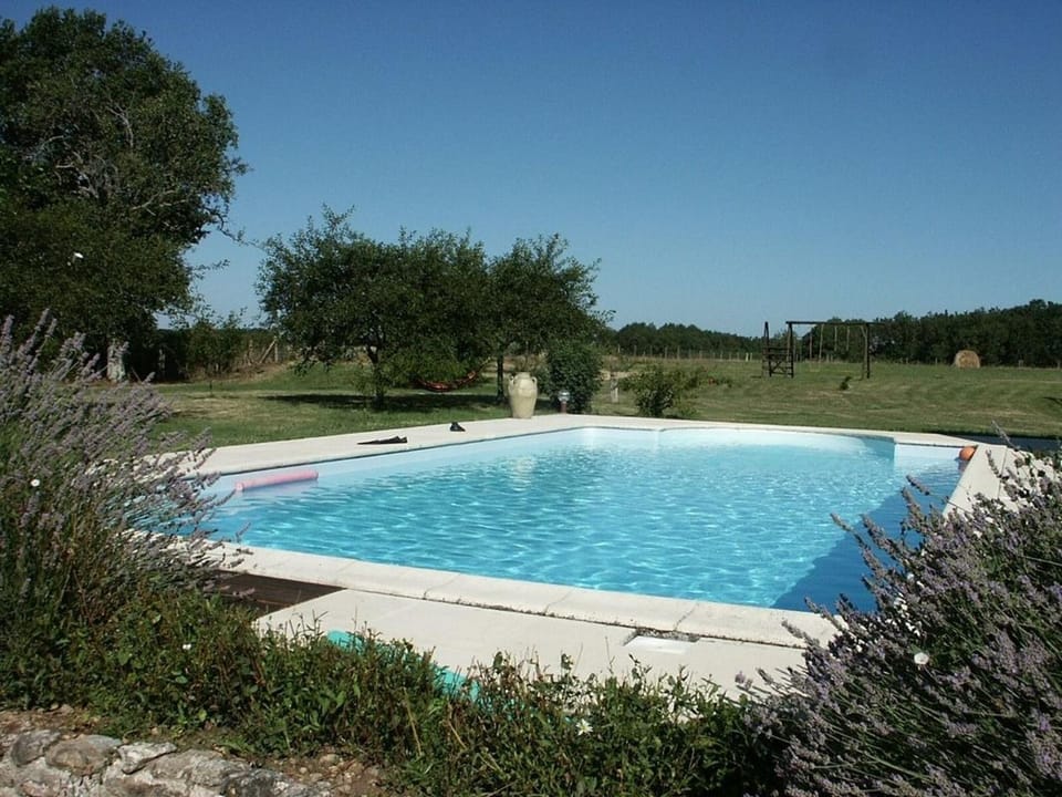 Demeure historique avec piscine chauffée et animaux acceptés, près du zoo de Beauval - FR-1-381-199 House in Centre-Val de Loire