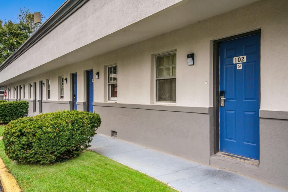Property building, On site