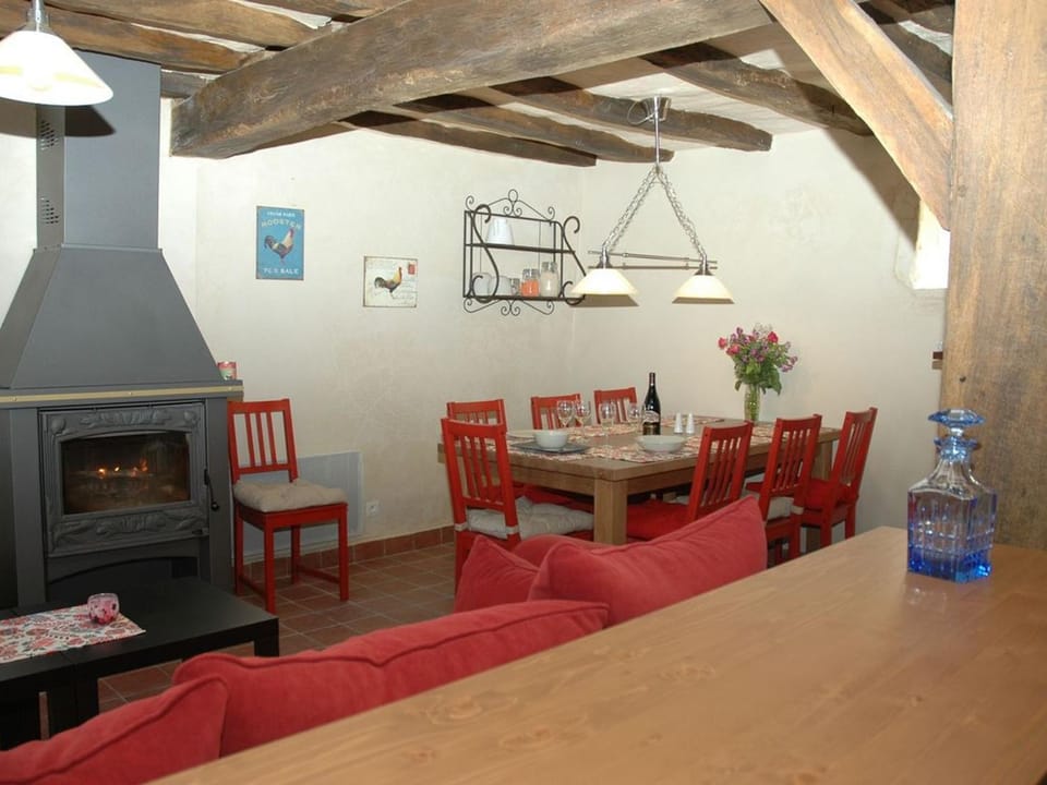 Gîte authentique à Brizay avec jardin privé et piscine Country House in Centre-Val de Loire