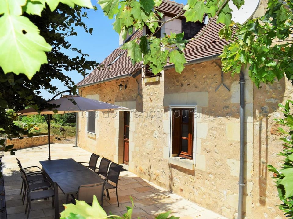 Gîte de charme en Touraine du Sud, jardin clos, 3 chambres - FR-1-381-321 House in Centre-Val de Loire