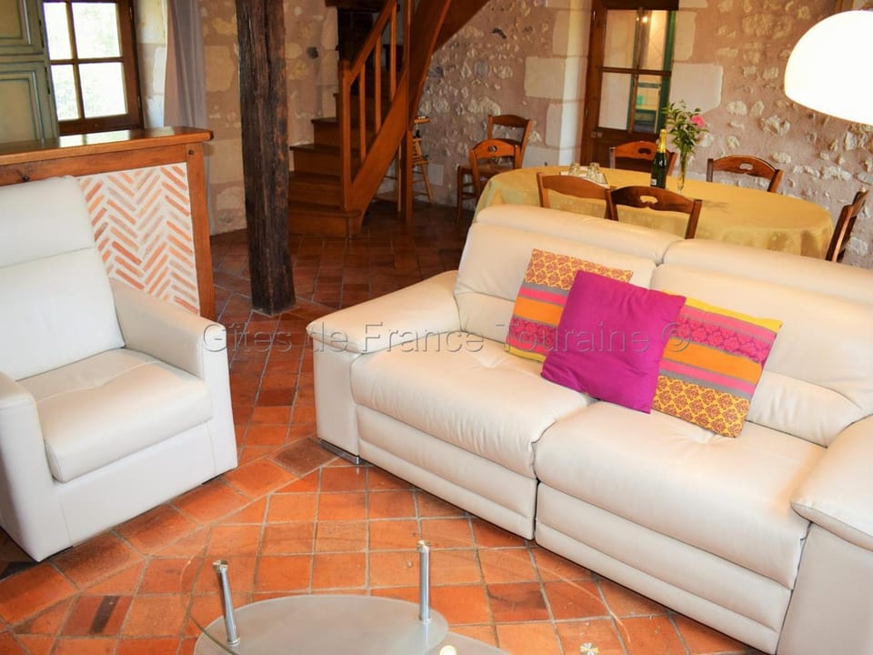 Gîte de charme en Touraine du Sud, jardin clos, 3 chambres - FR-1-381-321 House in Centre-Val de Loire