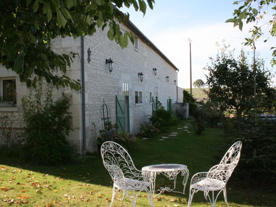 Gîte de charme avec piscine et sauna en Touraine, proche Châteaux de la Loire et Futuroscope - FR-1-381-323 House in Centre-Val de Loire