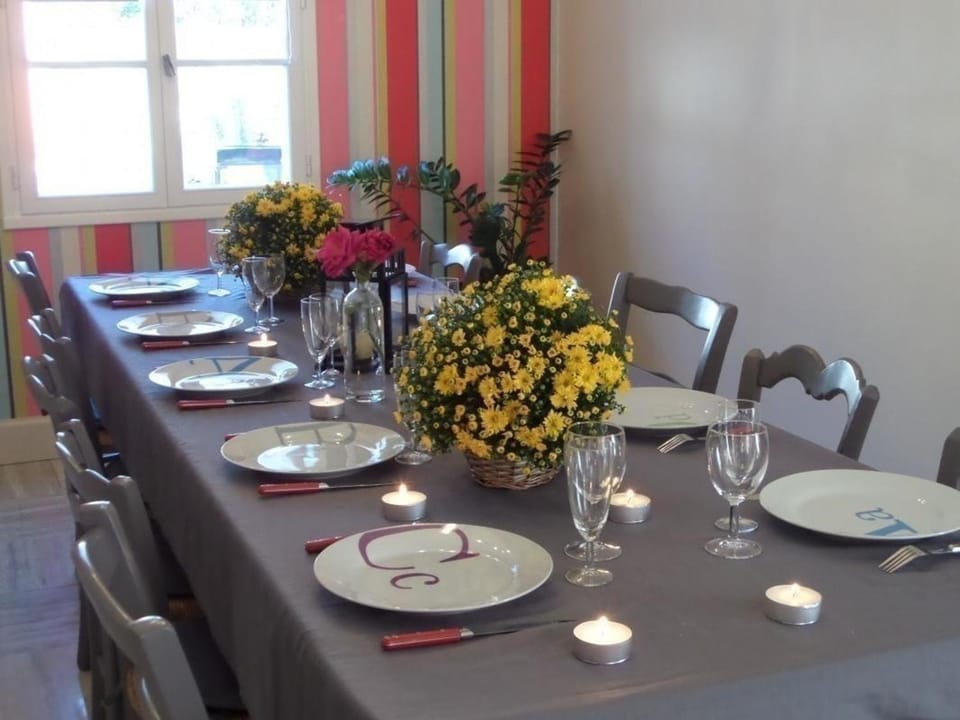 Gîte Moderne 10 Pers. en Touraine avec Jardin, WiFi, Près de la Vienne et Vignobles de Chinon - FR-1-381-395 House in Centre-Val de Loire